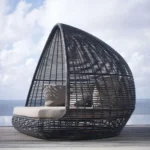 Sofa Daybed Kapsul Rotan dengan Kanopi