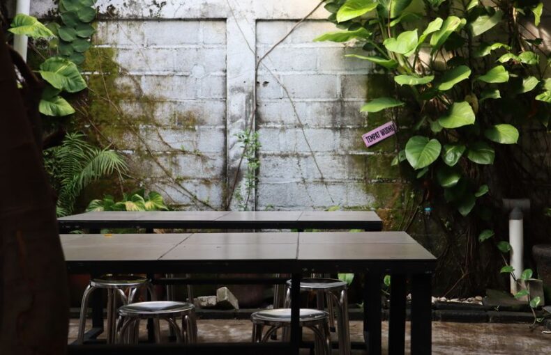cara merawat furniture rotan di daerah lembab