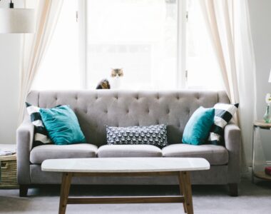 tips memilih bantal untuk sofa rotan