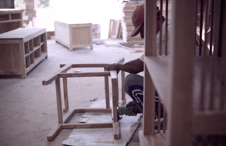 cara memadukan furniture rotan dengan furniture kayu