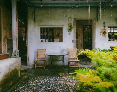 apakah kursi teras rotan tahan cuaca panas