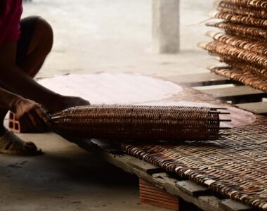 proses pembuatan furniture rotan sintetis
